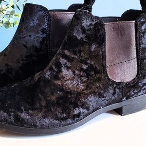 Ella Black Velvet TOMS Ankle Boots Size 6